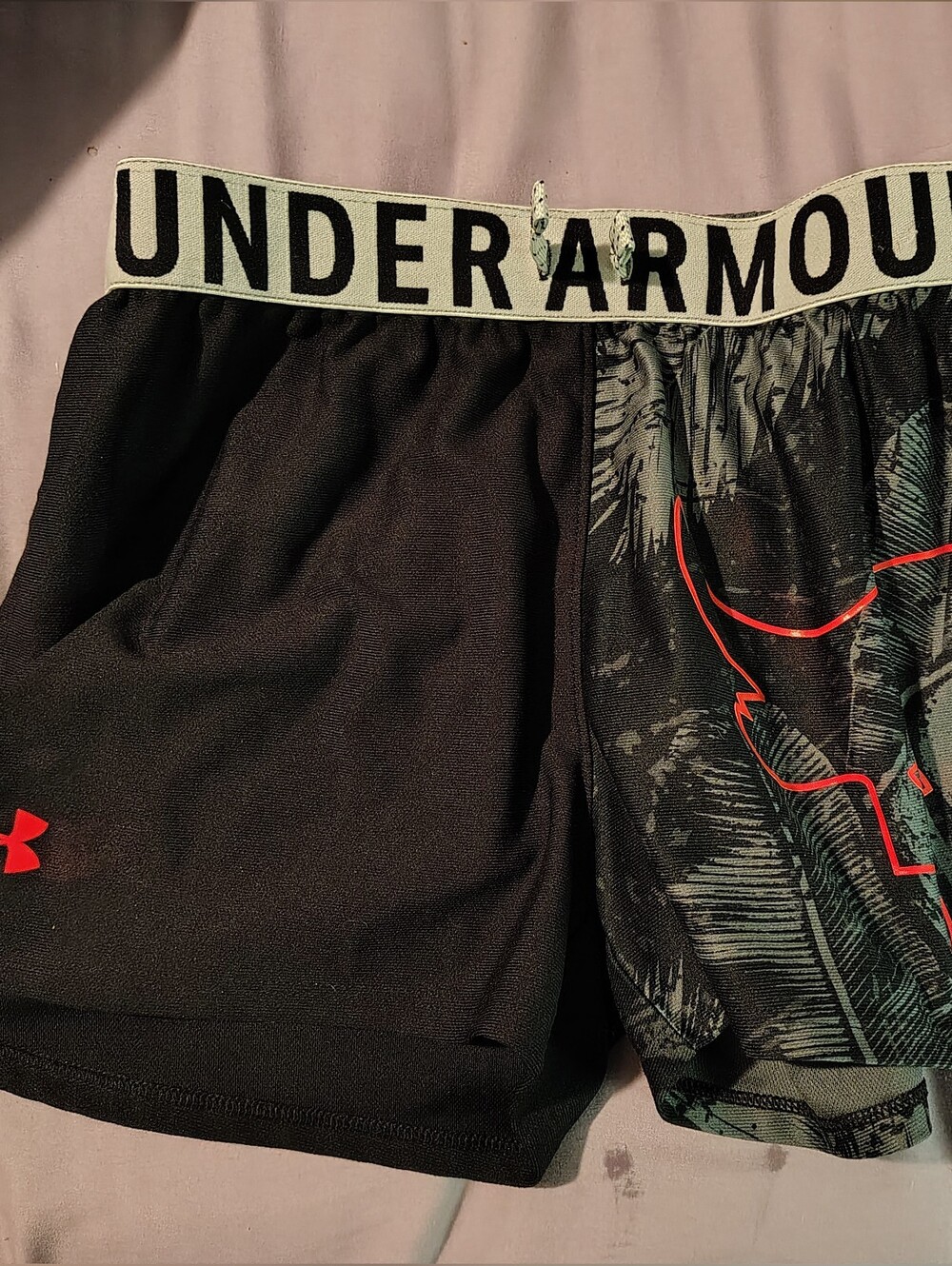 Girls Youth Large Under Armour Black Performance Shorts For Sale!!!
